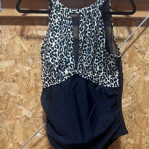 🔥🔥2 one pieces swim suits Leopard Print and Black Swimsuit